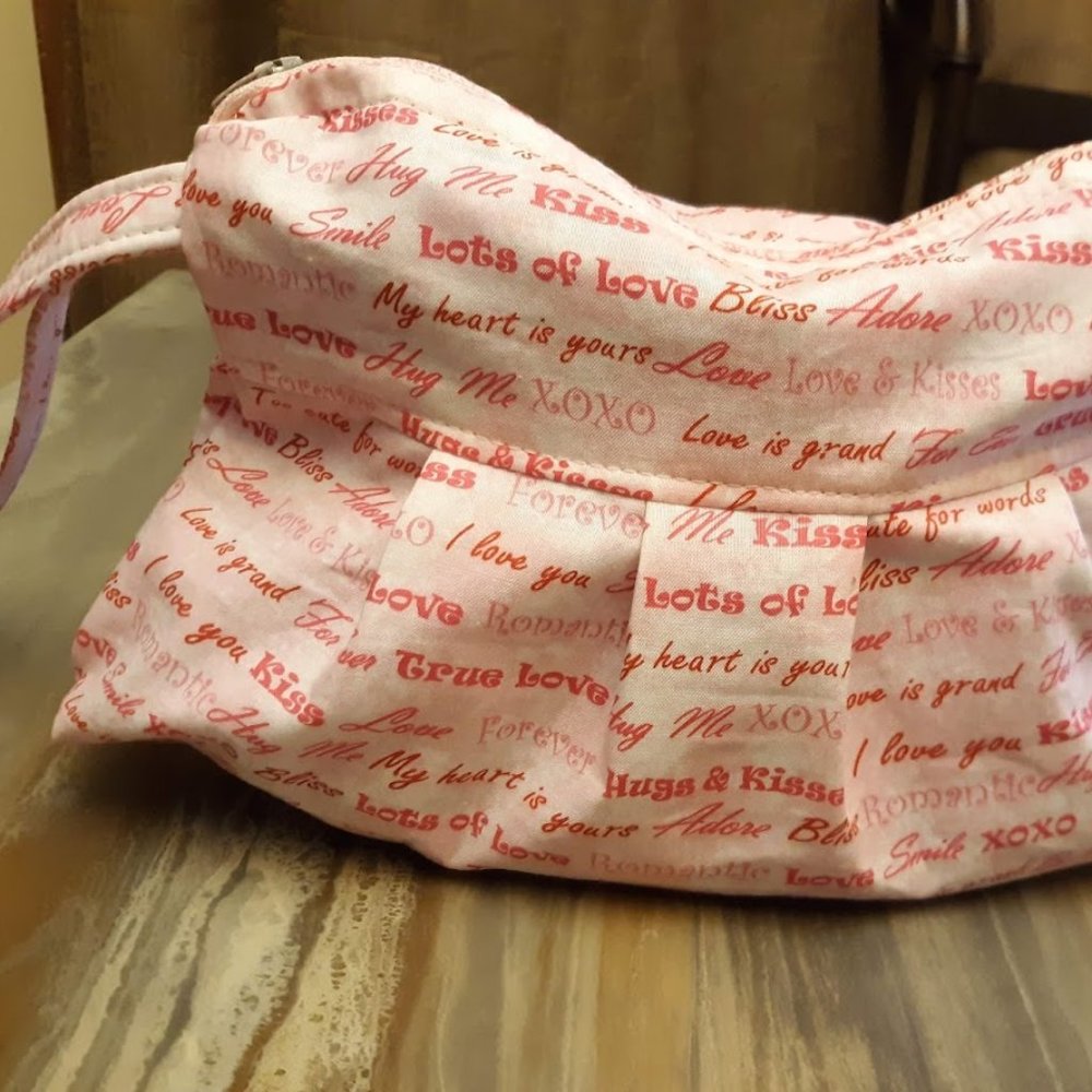Valentine Love theme Clutch travel make-up bag Pink Red 10" Wristlet cosmetics